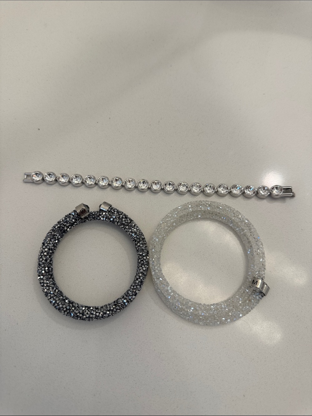 Sparkling Round Crystal Bracelet Set - Silver and Black